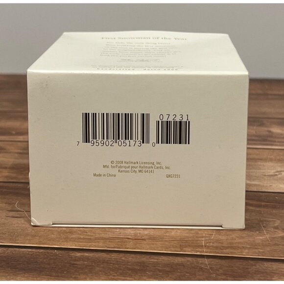 2008 HALLMARK KEEPSAKE ORNAMENT QXG7231 FIRST SNOWMAN OF THE YEAR BUILDING - Picture 4 of 11